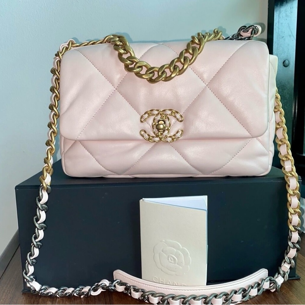 Chanel Pink Quilted Shoulder Bag with Gold Chain